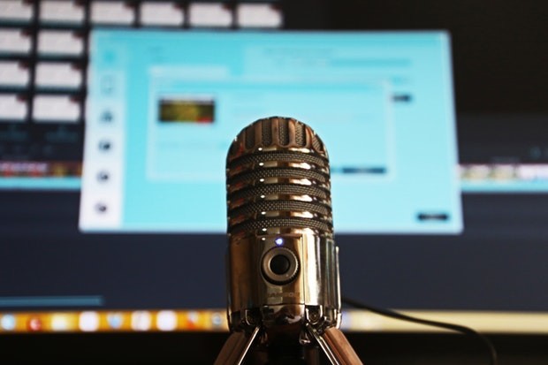 microphone audio podcast