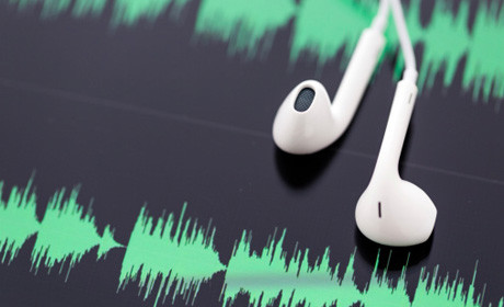 Podcast headphones soundwave