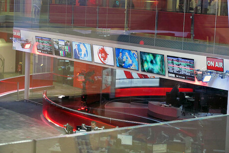 BBC_Broadcasting_House_news_studio_from_the_back.jpg