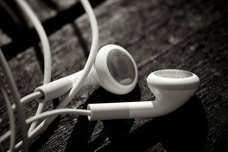 3 ways NPR and WNYC are experimenting with social audio