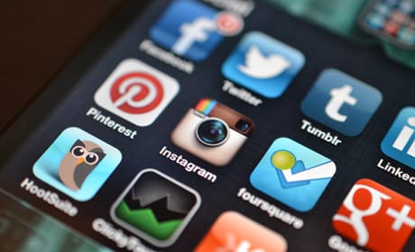 Coexistence, confrontation or collaboration? Defining the relationship between publishers and platforms