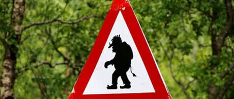 What should journalists and newsrooms do when facing online abuse?