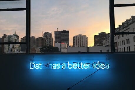 How to report on artificial intelligence