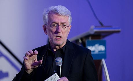 Jeff Jarvis: 'Rethink journalism towards being a service'