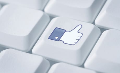 Journalists with verified Facebook profiles can now use Mentions and Live tools