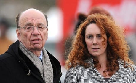 Murdoch backs Brooks over phone-hacking allegations