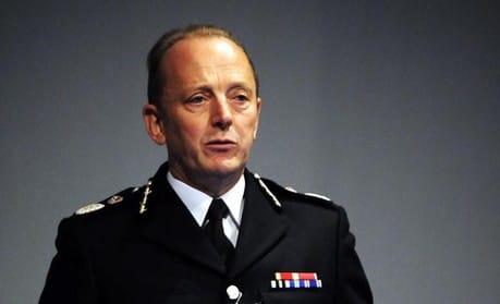 Phone hacking: Corrupt officers 'should be locked up'