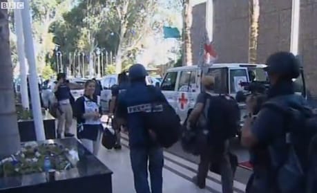 Trapped journalists leave Tripoli hotel after five days