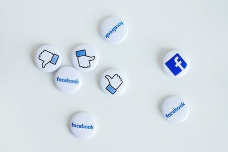 Facebook for publishers: dos and don'ts when posting your stories