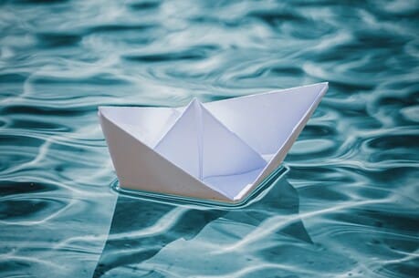 What support do independent news services need to stay afloat?